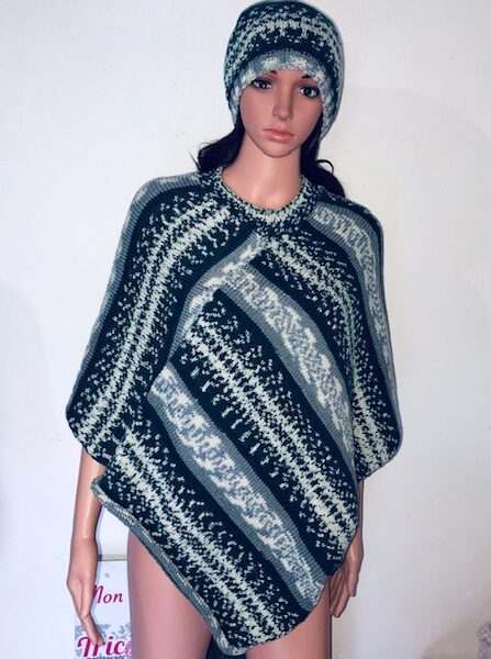 bonnetponcho.jpg bonnetponcho-jpg